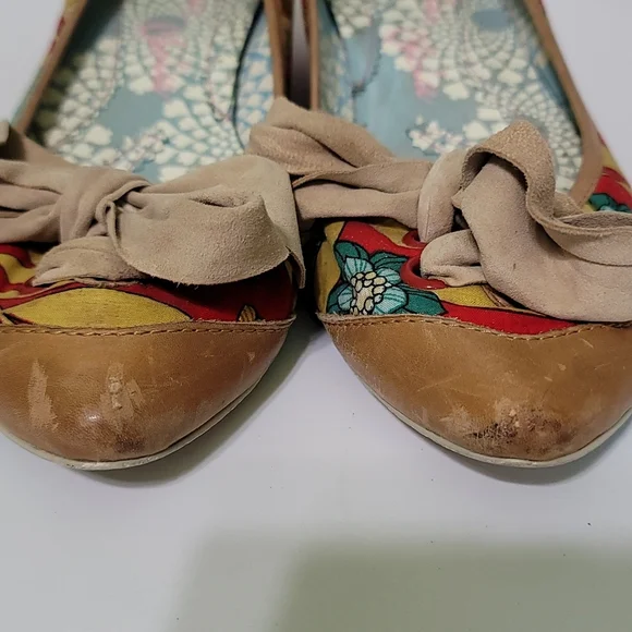 Irregular Choice Vintage Floral Low Heel Pumps Top Bow - Picture 3 of 11